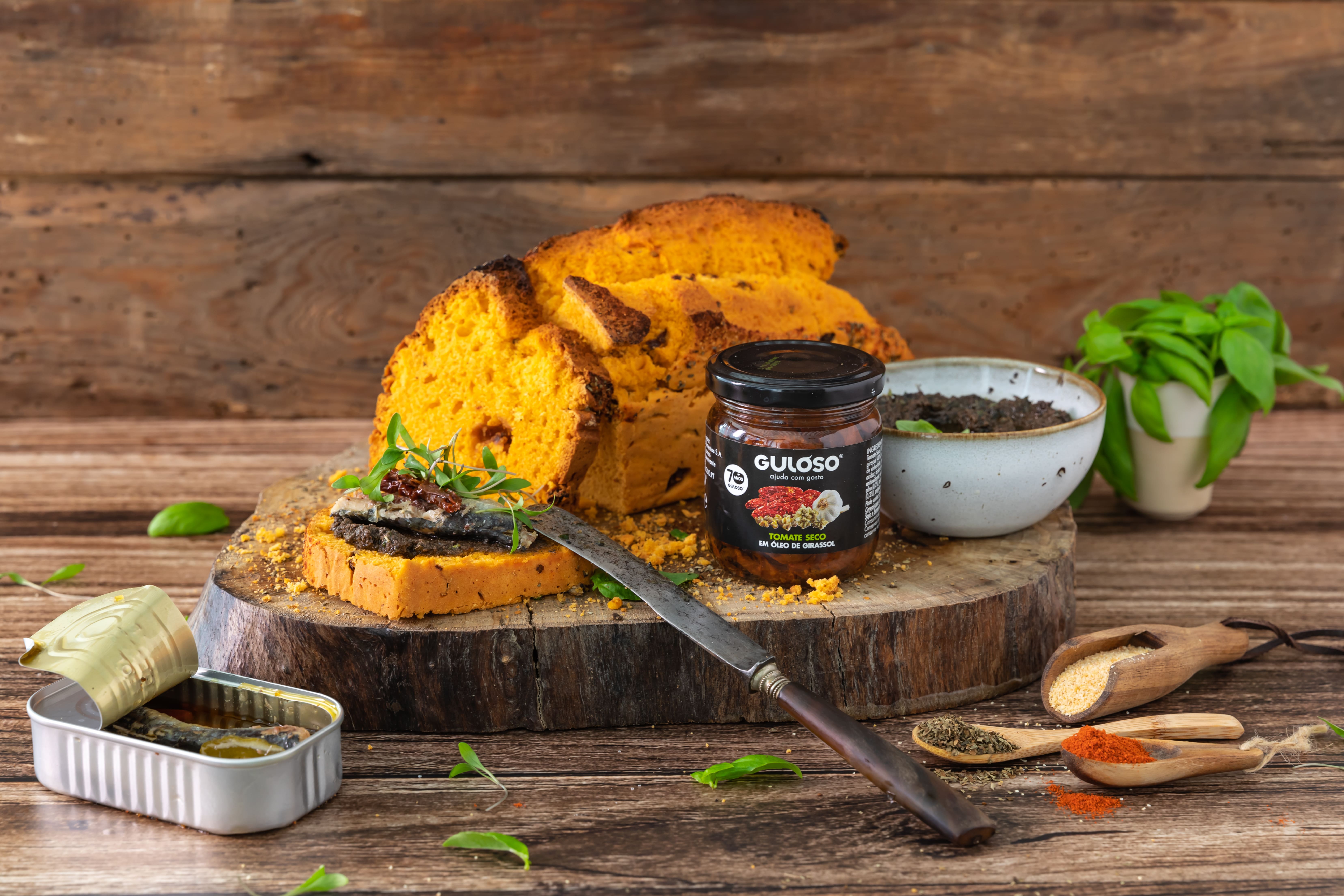 broa de tomate seco com Saridnha